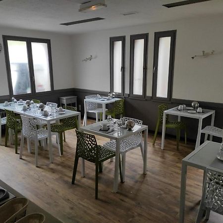 A L'Oree De La Foret Campénéac Exteriör bild
